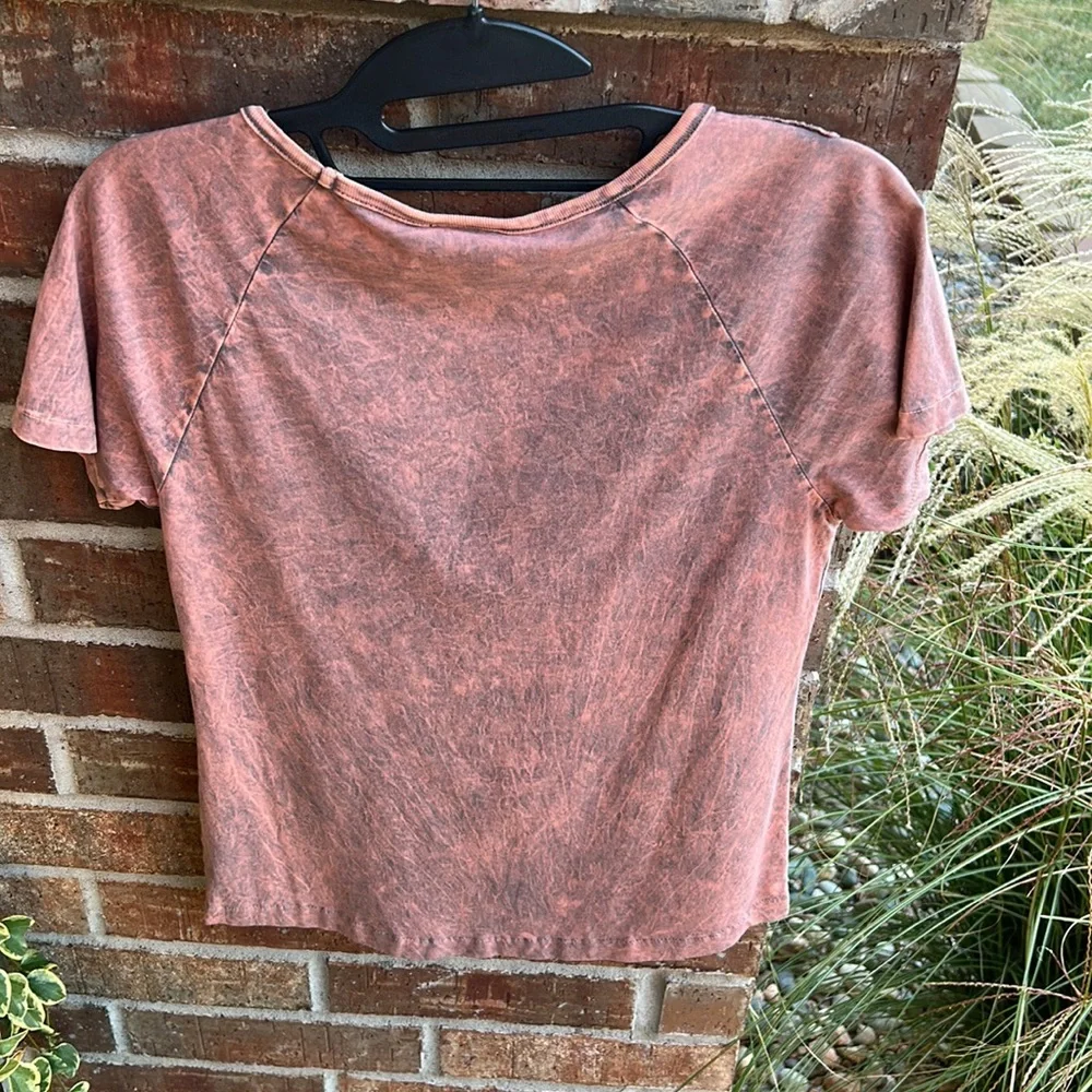 daytrip Ladies XS pink/gray embellished chest cute top